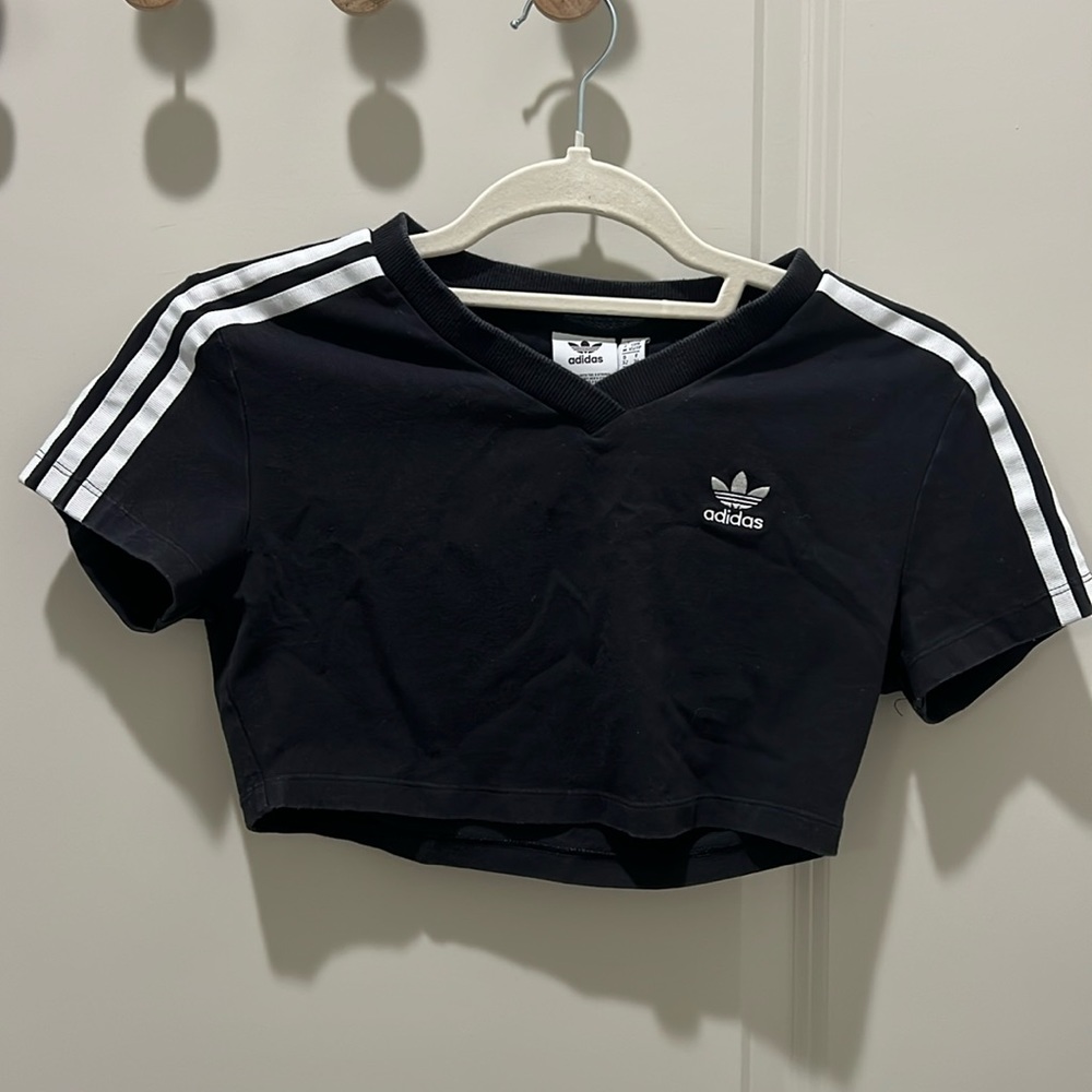 Adidas top size XS Color black very good condition